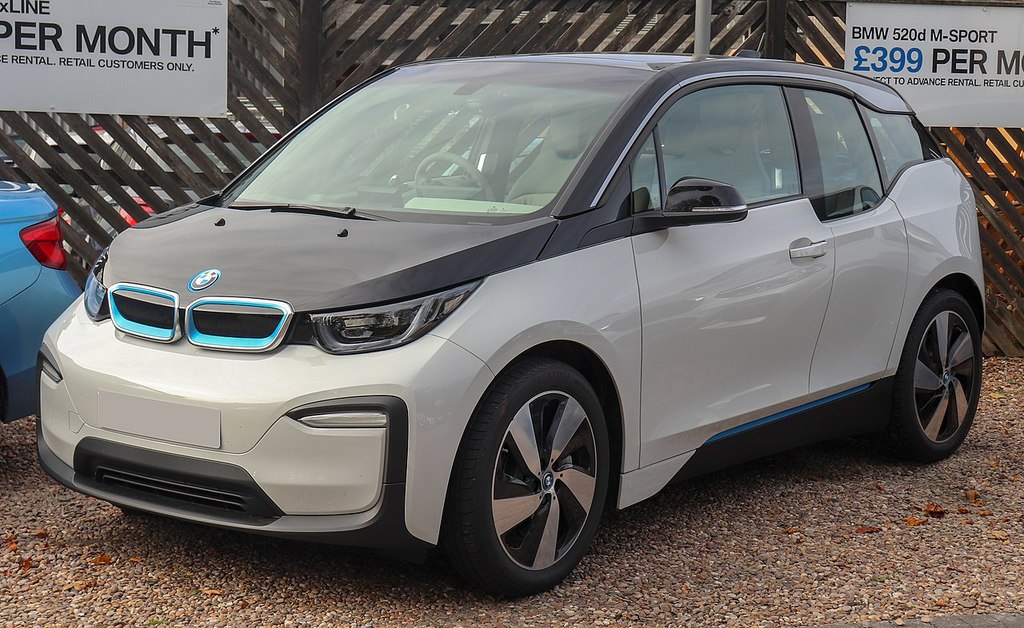 1280px-2018_BMW_i3_facelift_(1).jpg.292e82b6fe43ad2382b50743abd23806.jpg